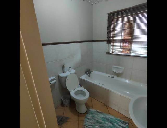2 BEDROOM PROPERTY TO RENT IN DIE HOEWES